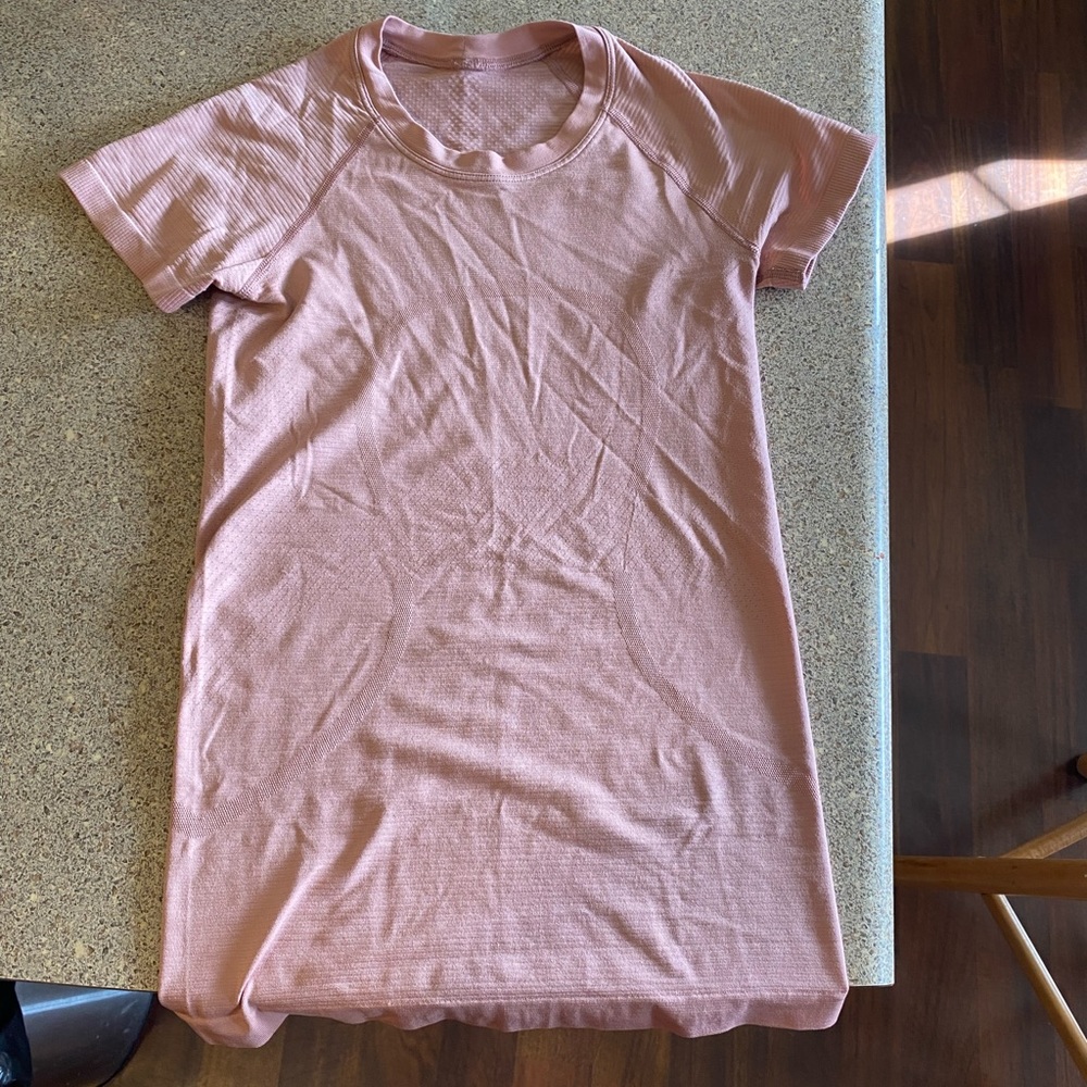 Lululemon swiftly tech Size 2. Pink